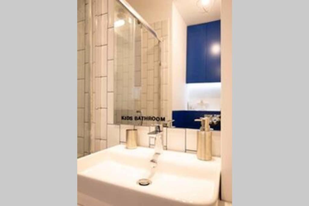 Blue Sky City Center Bucureşti Ngoại thất bức ảnh